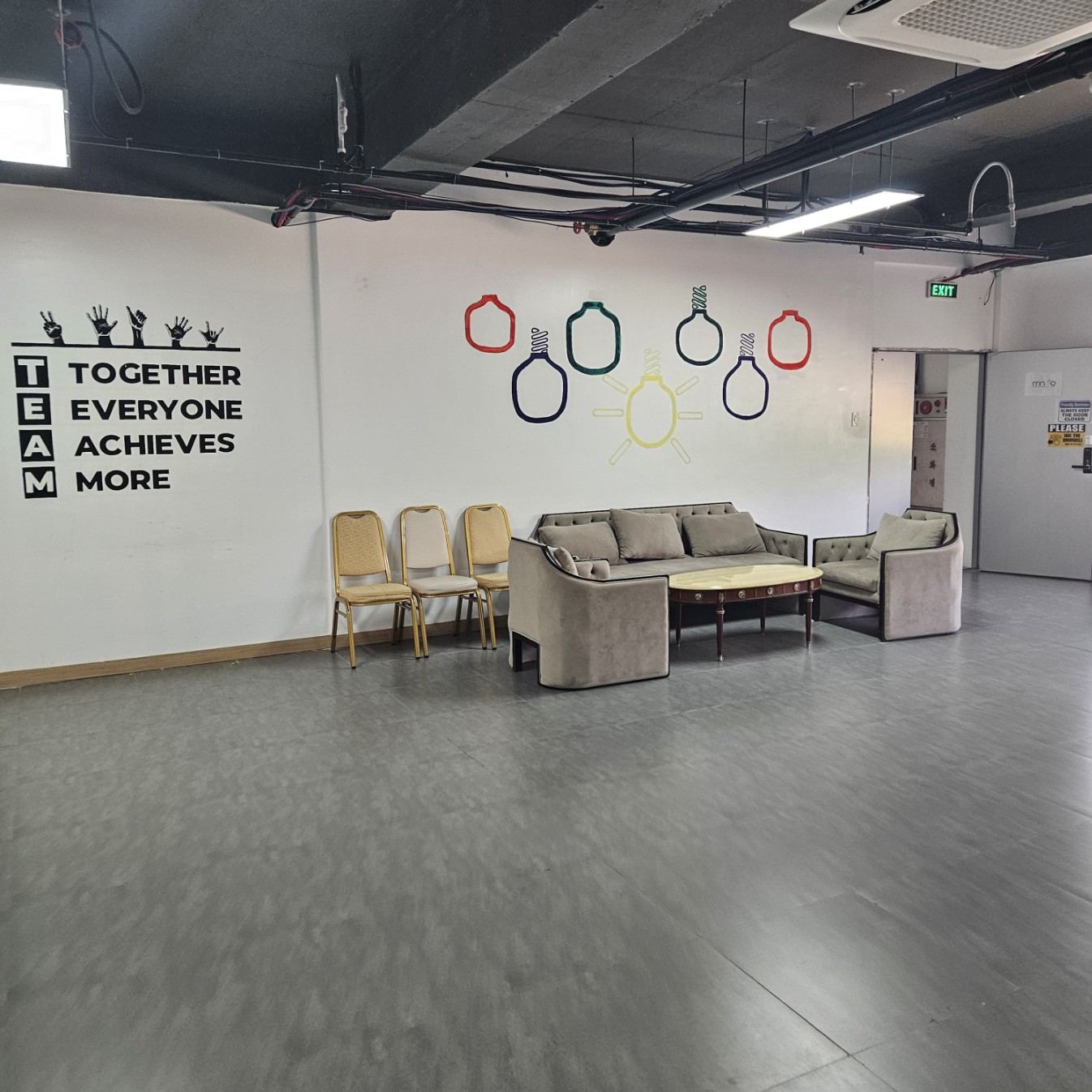 클락 와이즈어학원 강의실 사진