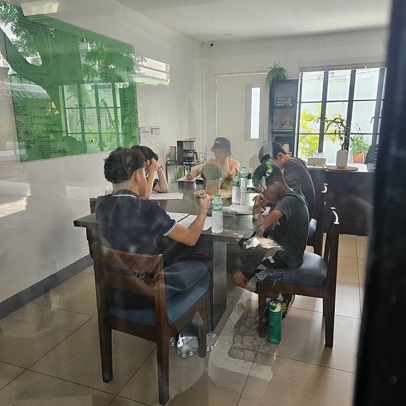 브라이트우즈 스쿨 교실 · 학교생활 사진 2